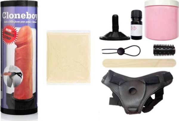 Cloneboy Dildo & Harness Strap -peniksen kloonaussarja, jolla teet dildon valjaisiin