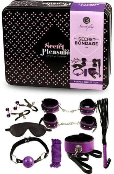 Secret Play bondage-setti: raippa, käsiraudat, pallosuukapula, köysi, silmälaput, kaulapanta ja nännipuristimet, kaikki mustaa