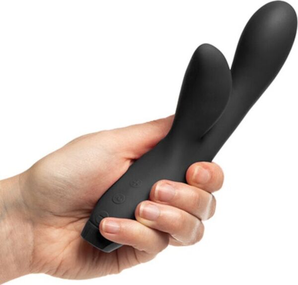 Musta Je Joue Hera Flex -rabbit-vibraattori ja sen klitoriksen stimulaattori
