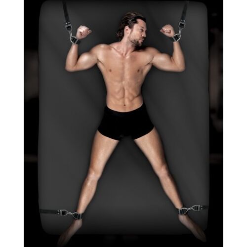 Ataduras BDSM Sr command: turvallista leikittelyä