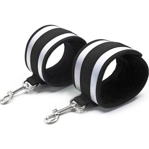 Käsiraudat OHMAMA FETISH | Neopreeni ja metalli